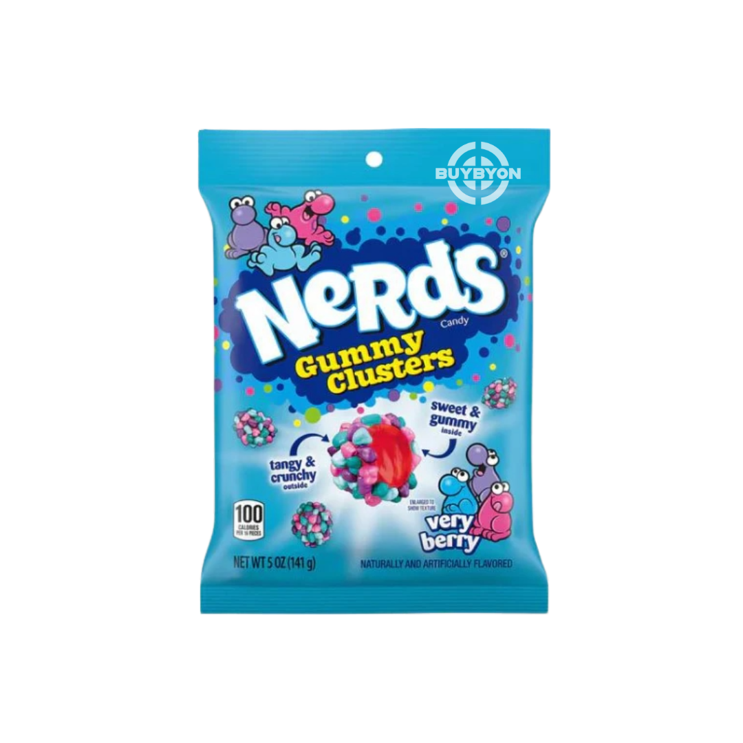 Nerds Very Berry Gummy Clusters Bag – 141g, featuring crunchy Nerds with a chewy gummy center bursting with sweet and tangy berry flavors.